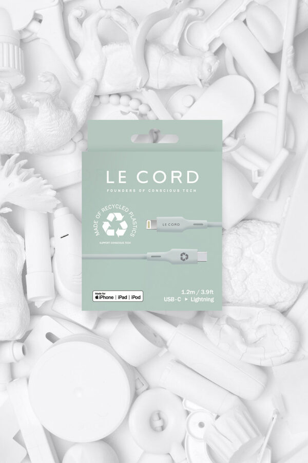 Pale Pine iPhone Lightning to Type C · 1.2 meter · Made of recycled plastics